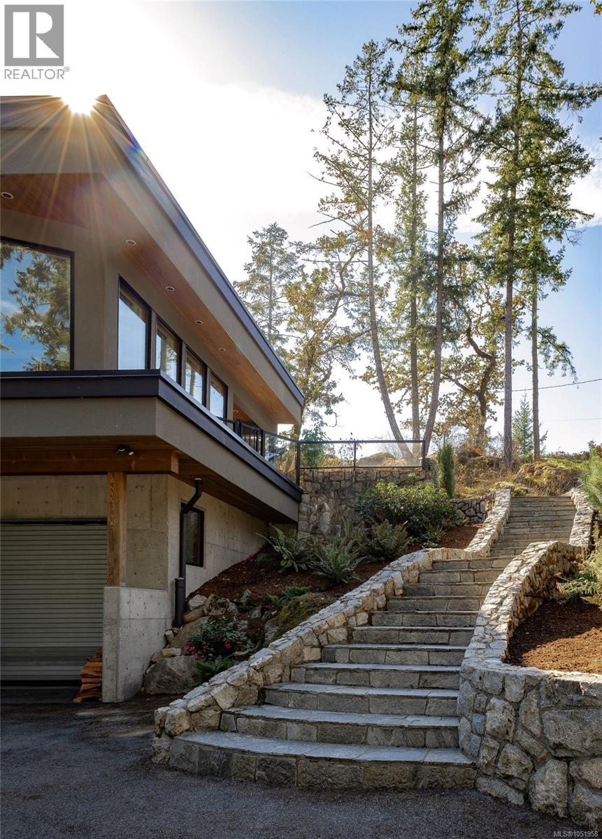  8074 McPhail Road, Central Saanich