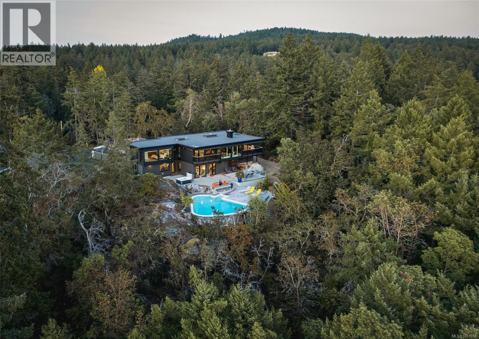  8074 McPhail Road, Central Saanich