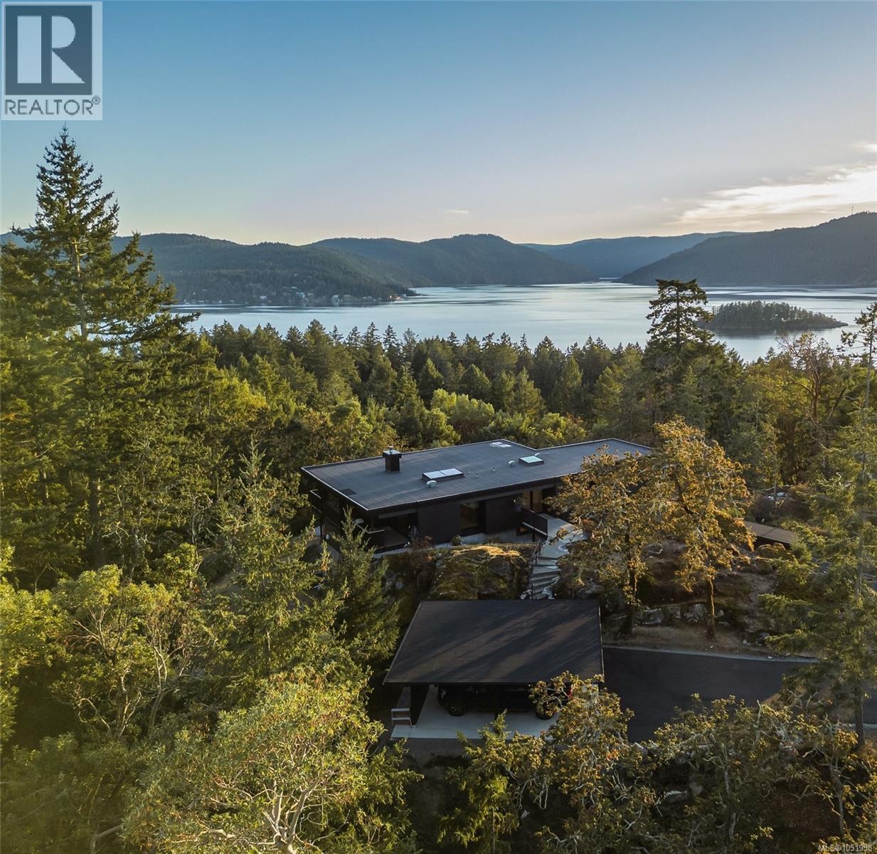  8074 McPhail Road, Central Saanich
