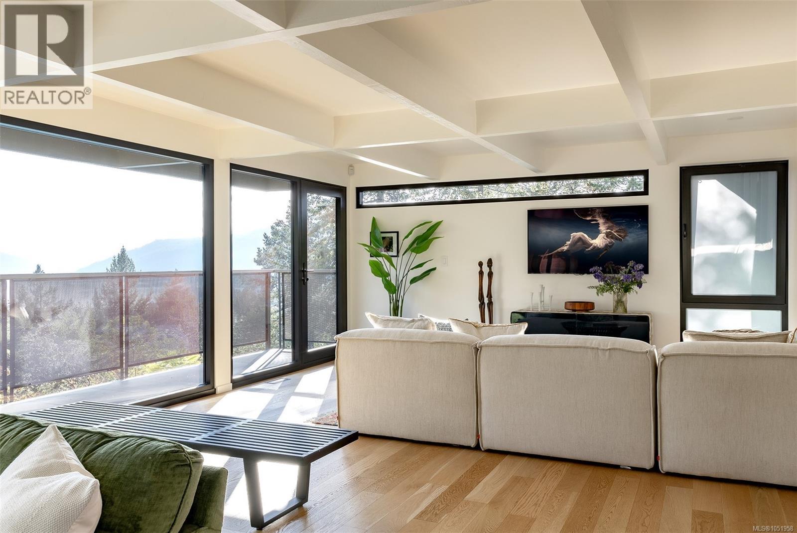  8074 McPhail Road, Central Saanich