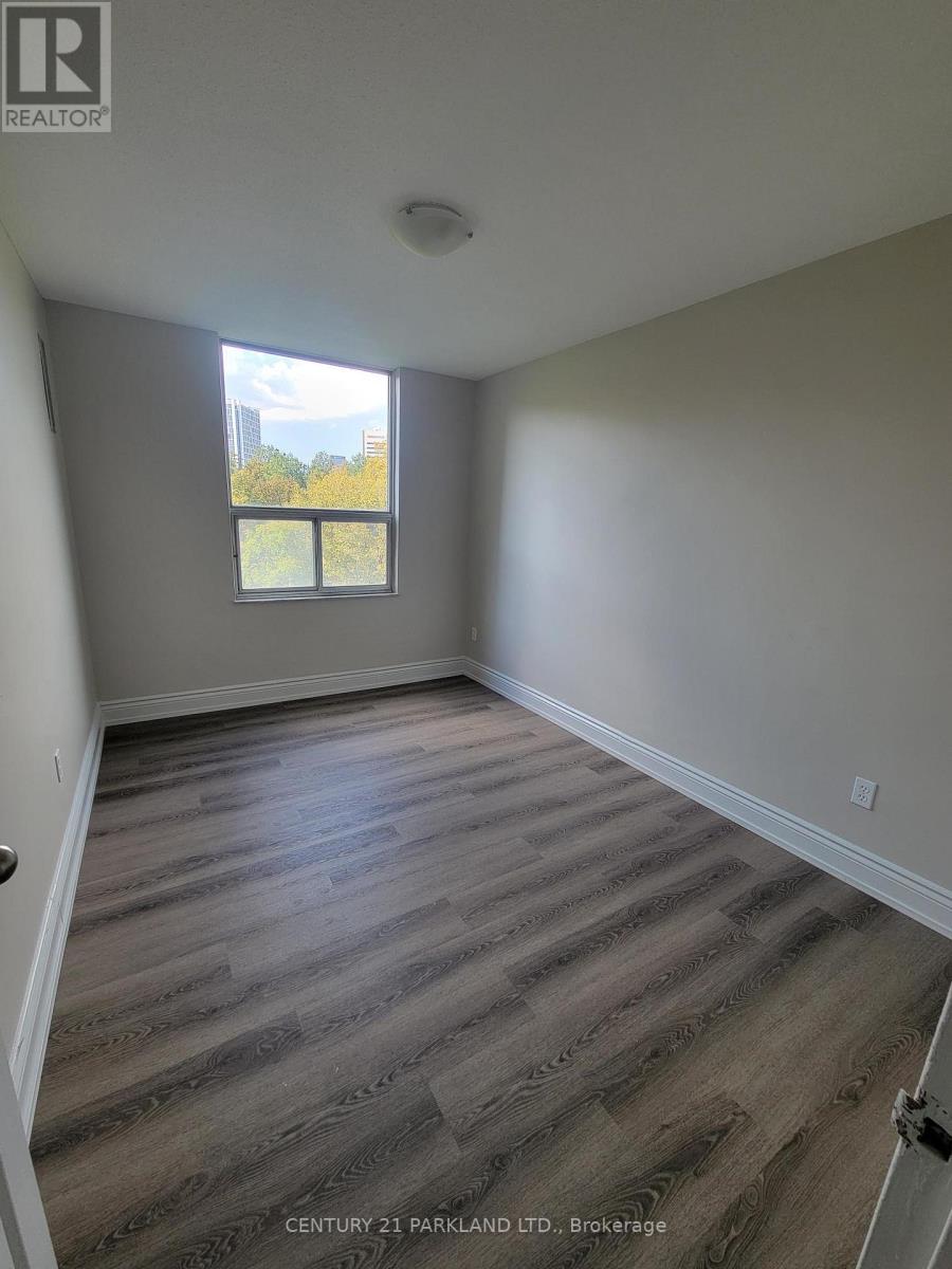 #517 - 10 EDGECLIFFE GOLFWAY, Toronto (Flemingdon Park) — photo 5