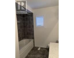 70 Wakefield Boulevard, Essa, ON L3W0L9 Photo 9
