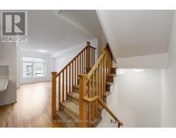 106 Bravo Lane, Newmarket, ON L3X0L3 Photo 18