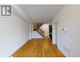 Primary Bedroom - 106 Bravo Lane, Newmarket, ON L3X0L3 Photo 6
