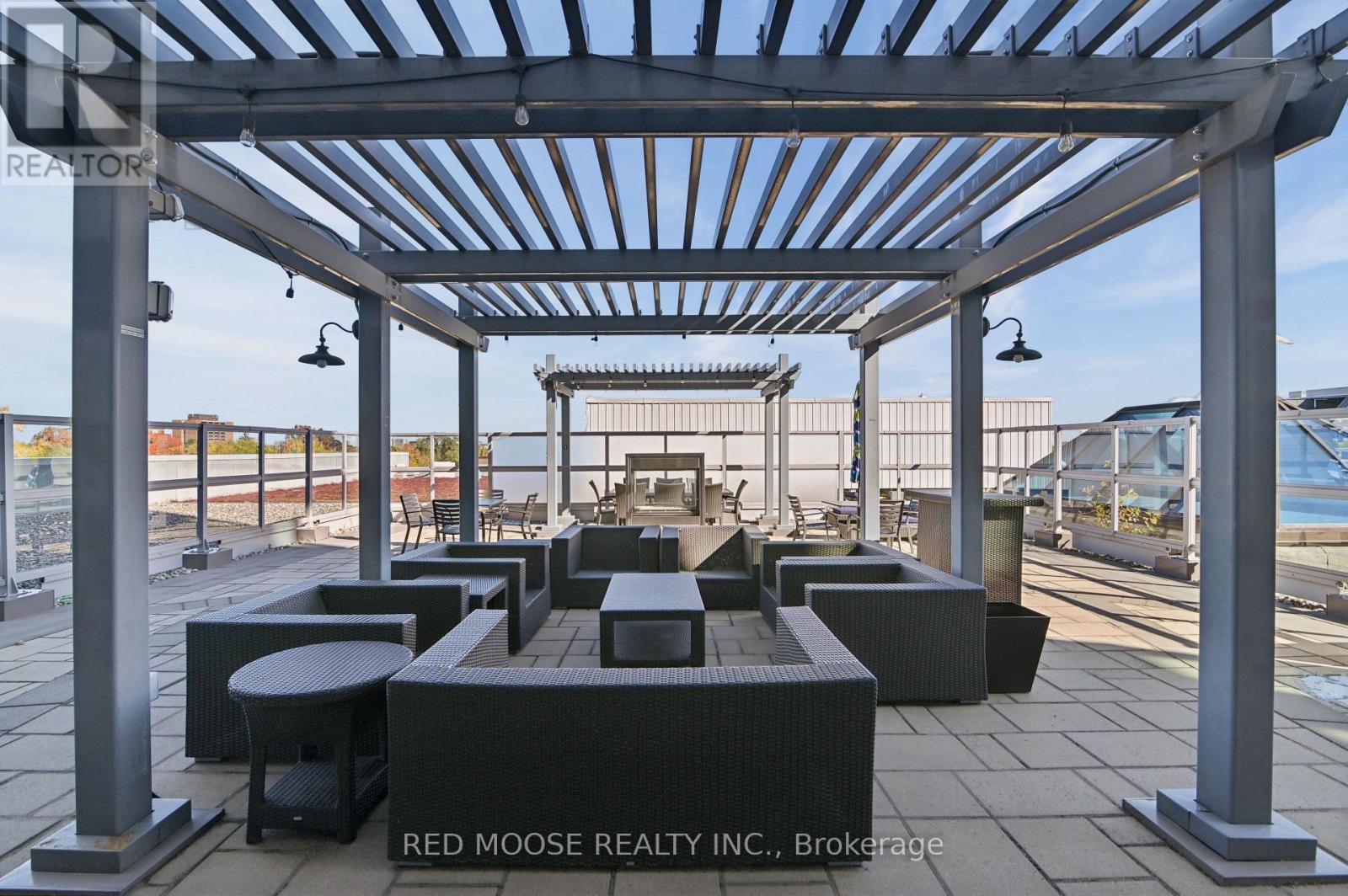 Shared BBQ/rooftop patio