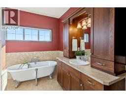 680 Coopers Square Sw, Airdrie, AB T4B0G7 Photo 22