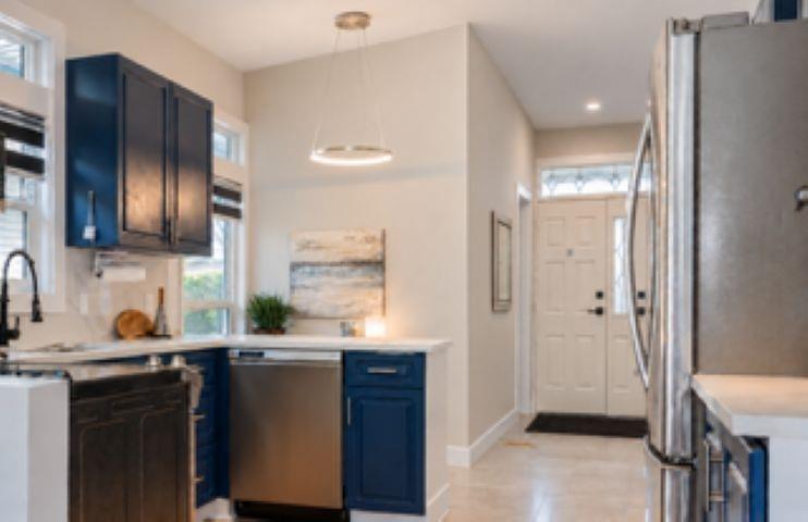 3 4725 221 STREET — photo 2