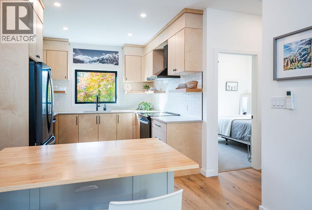 711 Olynyk Road - 12
