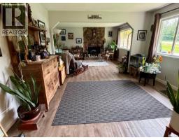 Dining nook - 1673 Northwest Bay Rd, Nanoose Bay, BC V9P9C4 Photo 6