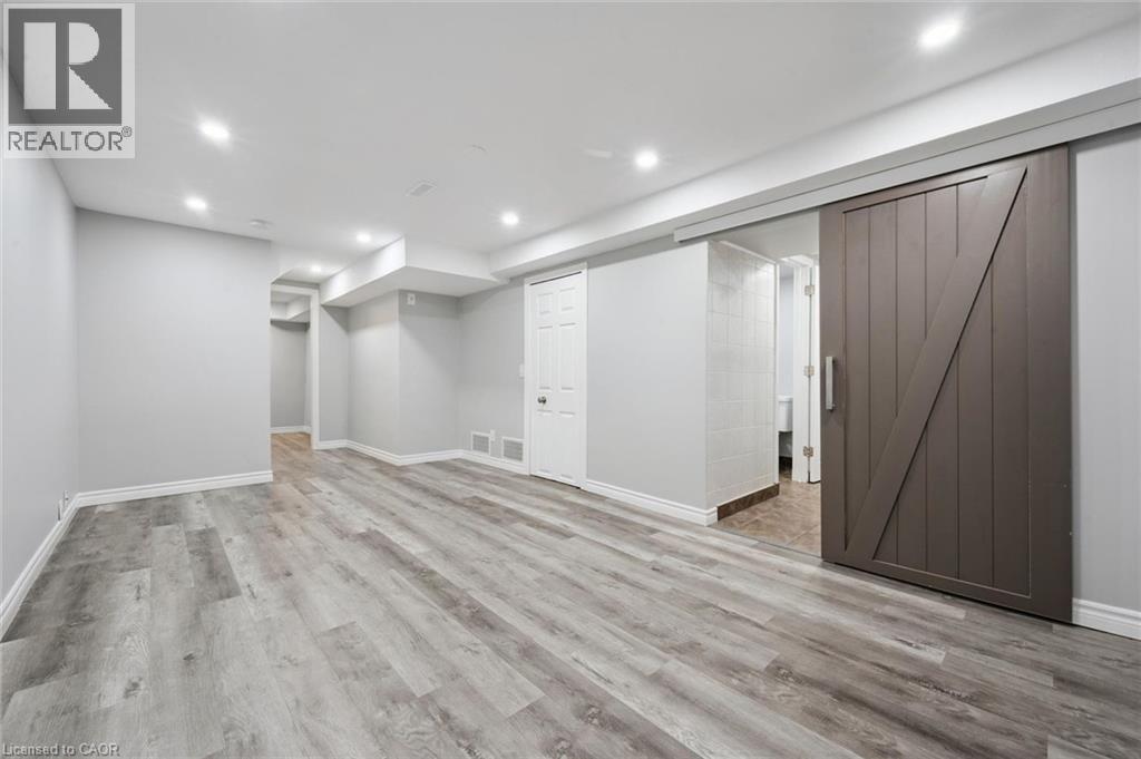 #20 46 CEDARWOODS Crescent - 28