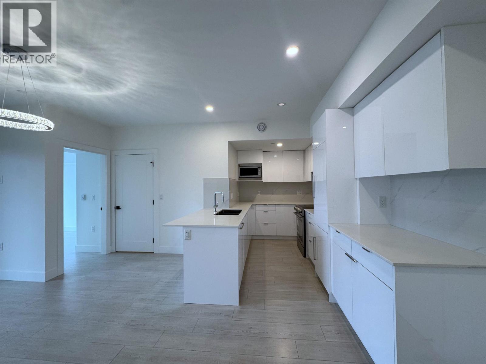 602 5399 JOYCE STREET — photograph 2