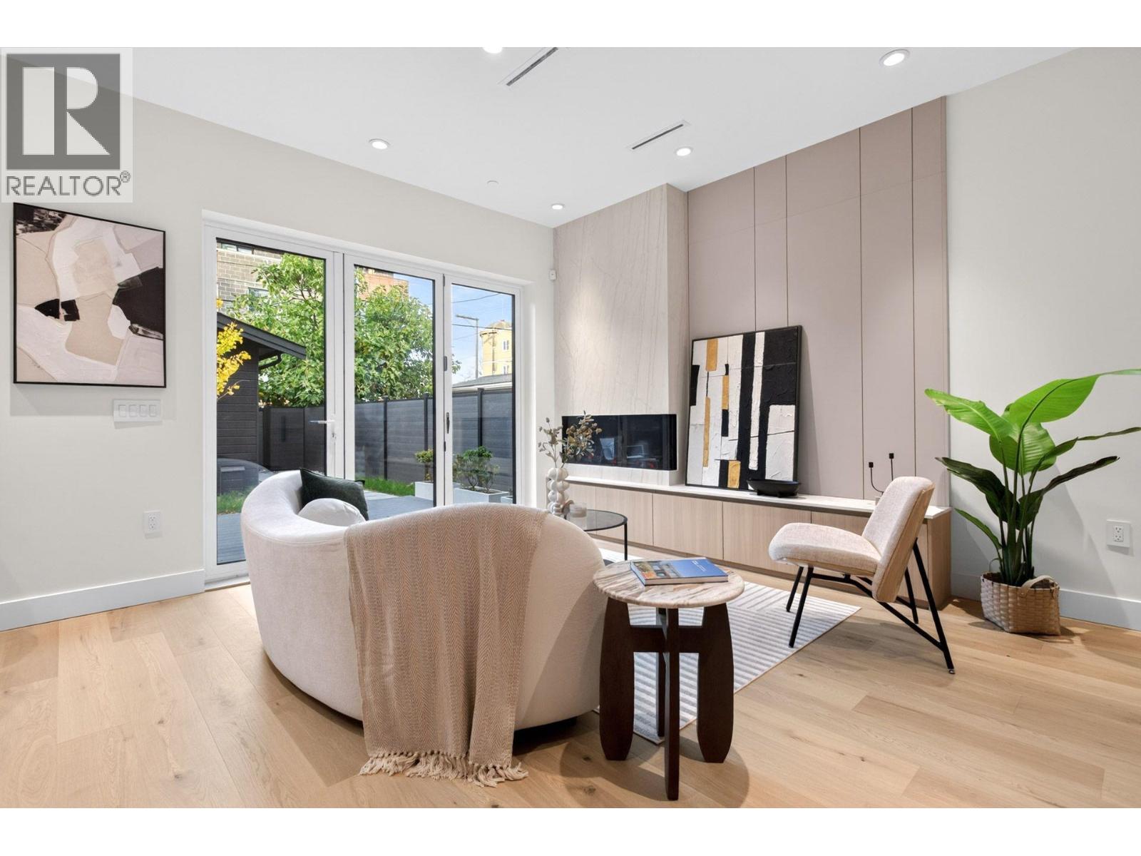 2 3315 W 10TH AVENUE — photo 3