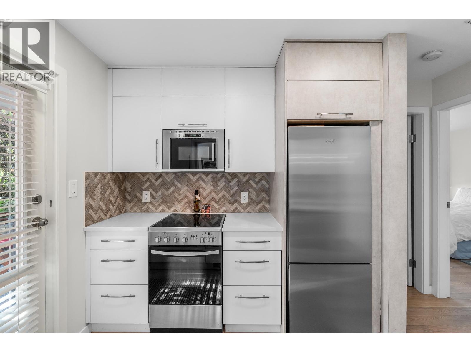 Photo of 112 8450 JELLICOE STREET 12