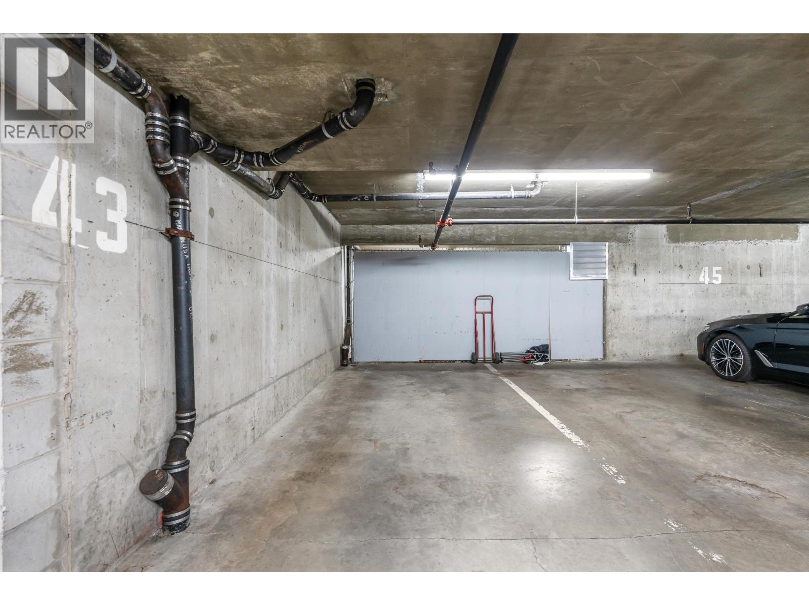 Photo of 112 8450 JELLICOE STREET 33