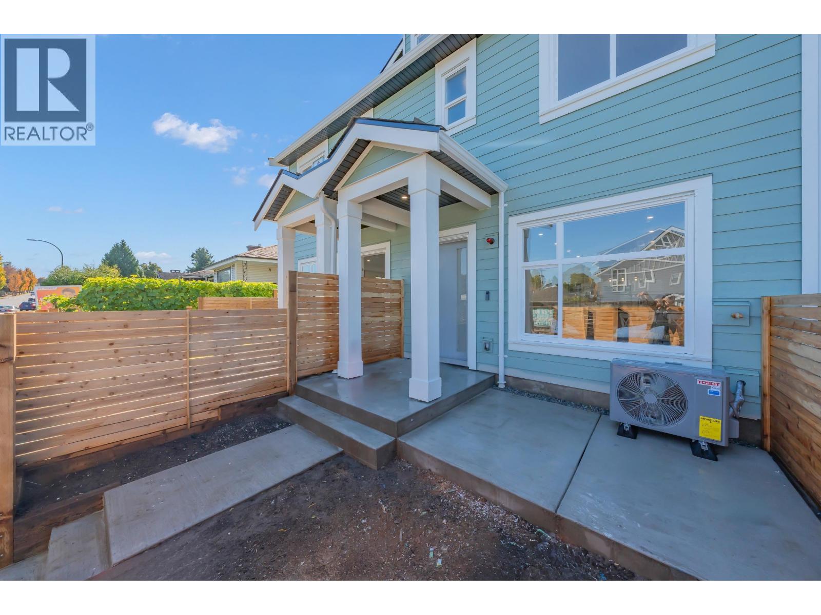 Photo of 1 4587 KNIGHT STREET 27