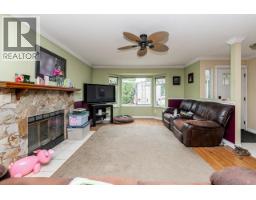 20102 Ditton Street, Maple Ridge, BC V2X9H4 Photo 9