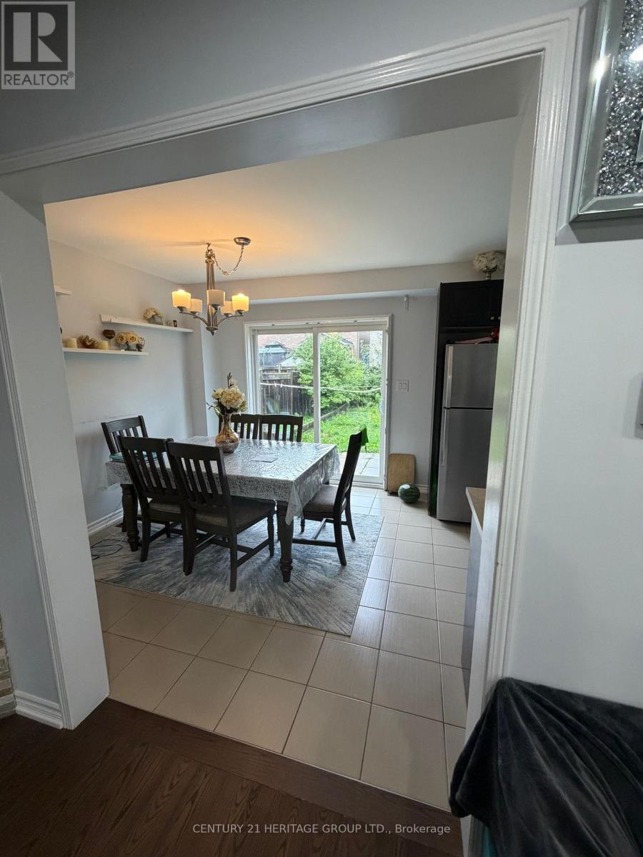 UPPER LEVEL, MAIN & 2ND - 212 ARMSTRONG CRESCENT E, Bradford West Gwillimbury (Bradford) — photo 9