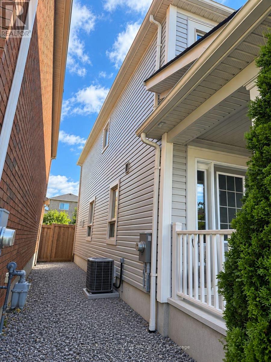 UPPER LEVEL, MAIN & 2ND - 212 ARMSTRONG CRESCENT E, Bradford West Gwillimbury (Bradford) — photo 5