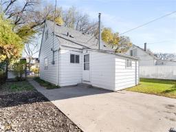 1034 Boyd Avenue, Winnipeg, MB R2X1A1 Photo 33