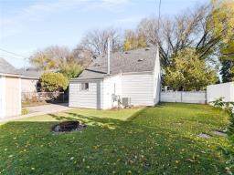 1034 Boyd Avenue, Winnipeg, MB R2X1A1 Photo 36