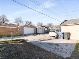 1034 Boyd Avenue, Winnipeg, MB R2X1A1 Photo 38