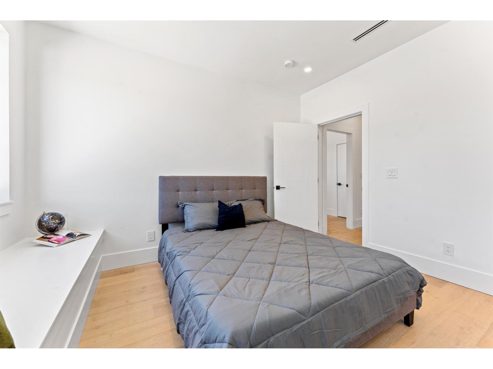 Photo of 7523 205 STREET 21