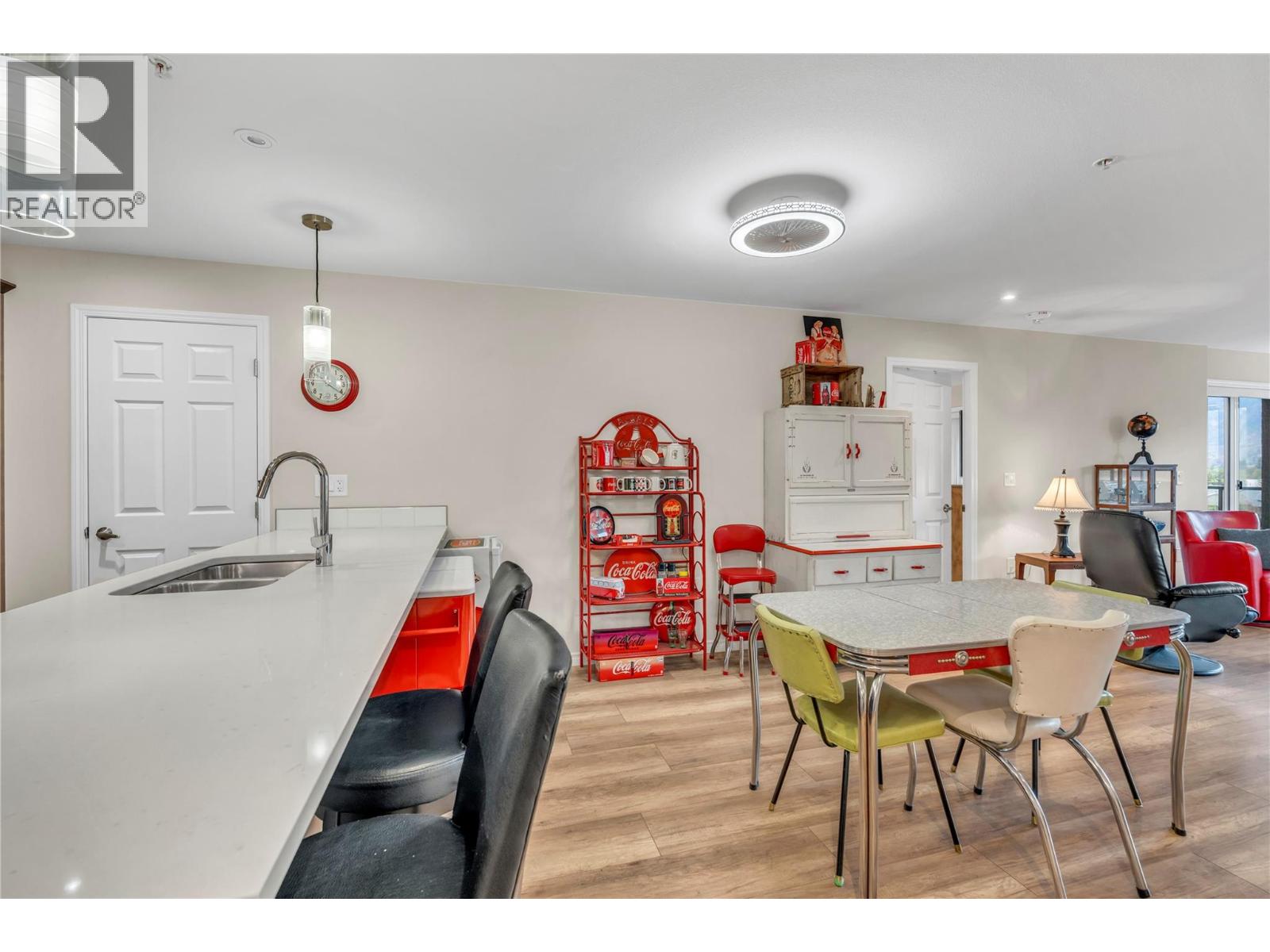 #704 3346 SKAHA LAKE Road - 14