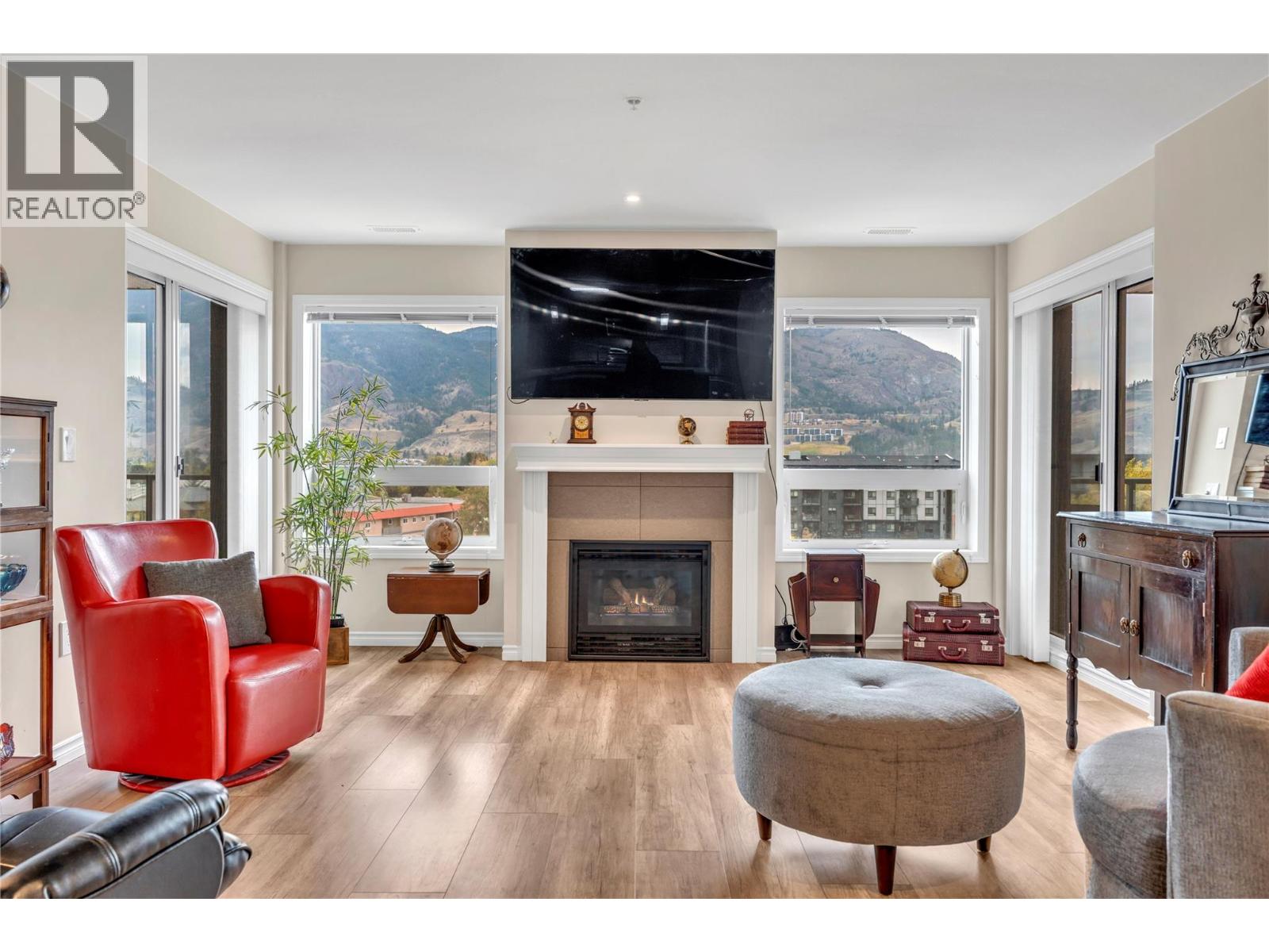 #704 3346 SKAHA LAKE Road - 25