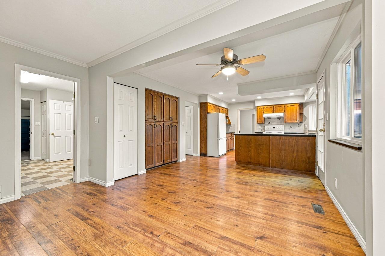 Photo of 1855 134 STREET 10