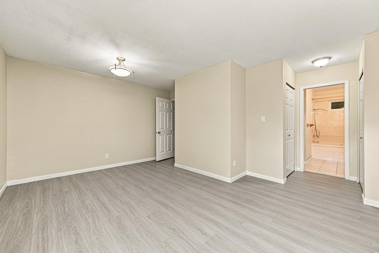 Photo of 1855 134 STREET 22