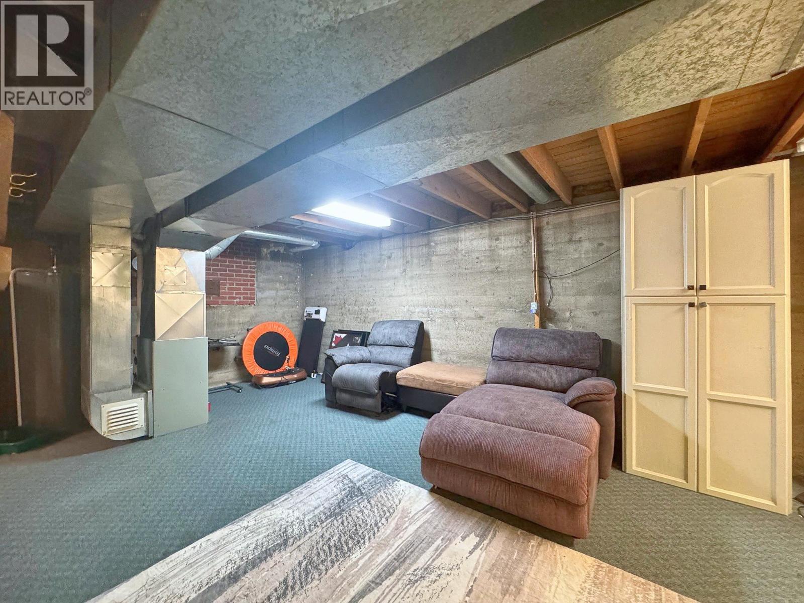4075 FOURTH AVENUE - 25