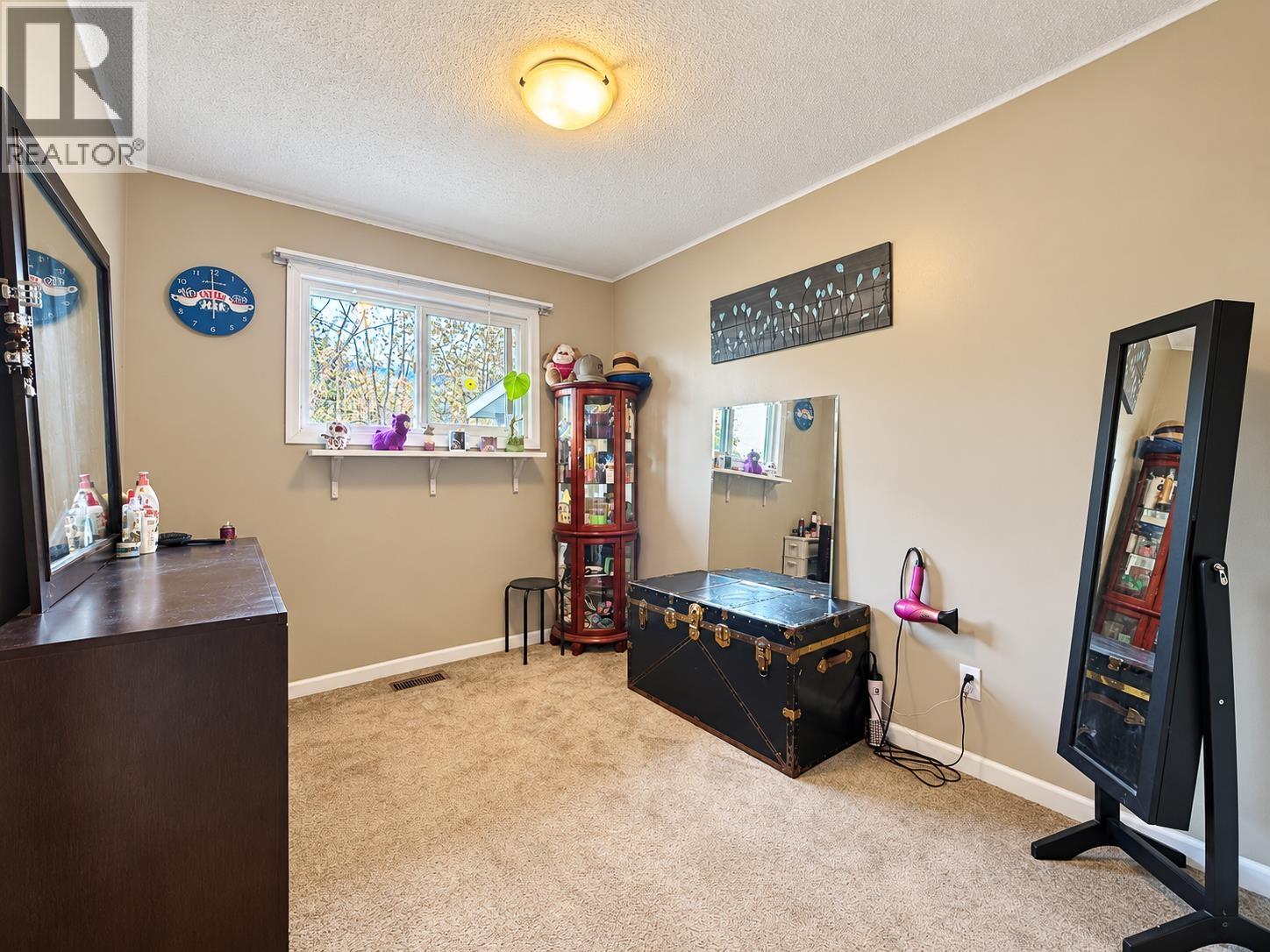 4075 FOURTH AVENUE - 4