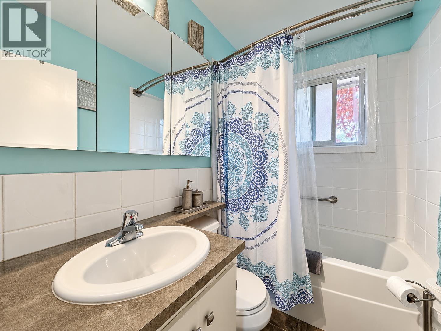 4075 FOURTH AVENUE - 7