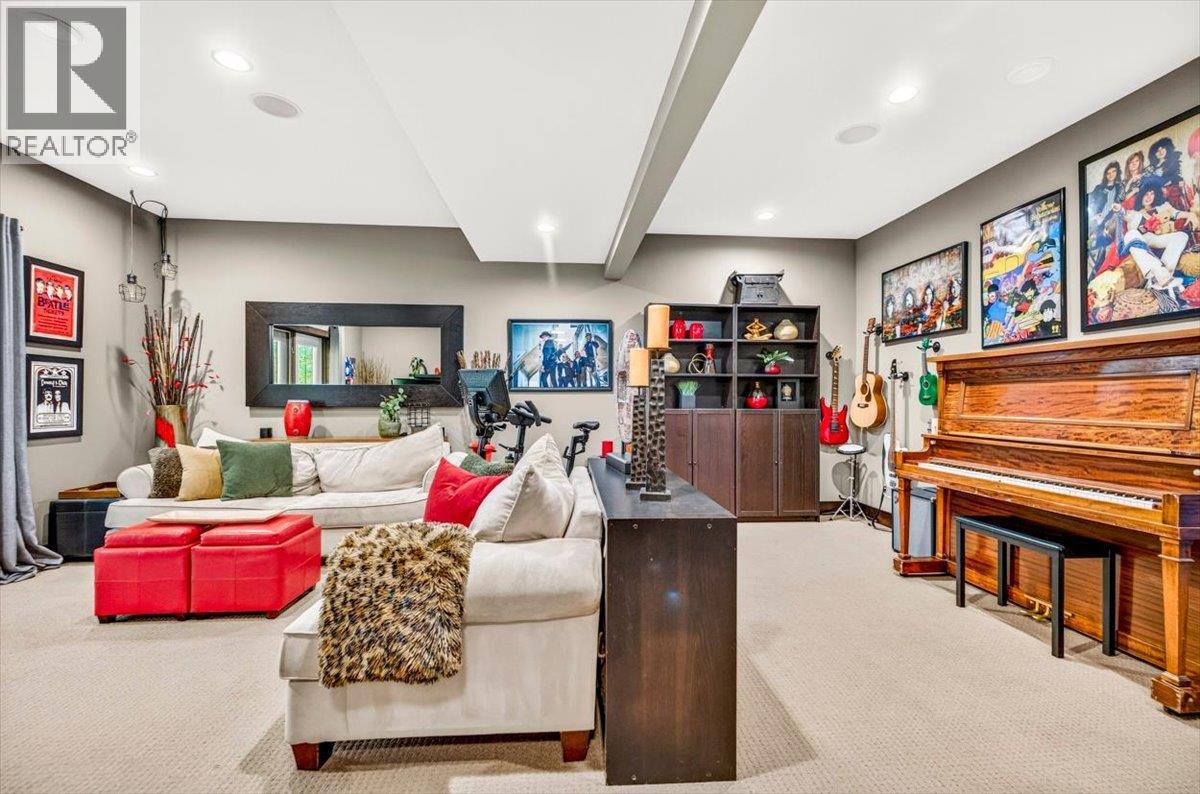 10 Silver Ridge Way, Fernie - Image 1