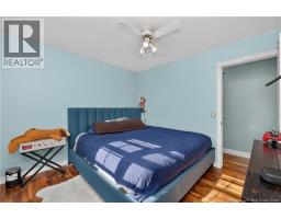 83 Renfrew, photo 18