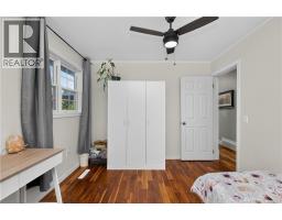 83 Renfrew, photo 20