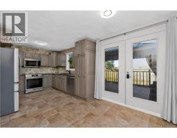 83 Renfrew, photo 24