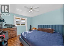 83 Renfrew, photo 19