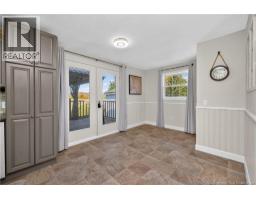 83 Renfrew, photo 23