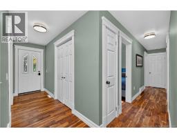 83 Renfrew, photo 22