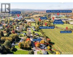 83 Renfrew, photo 4