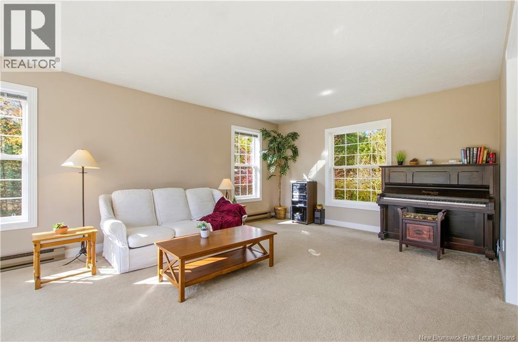 18 Hillview Street photo 4