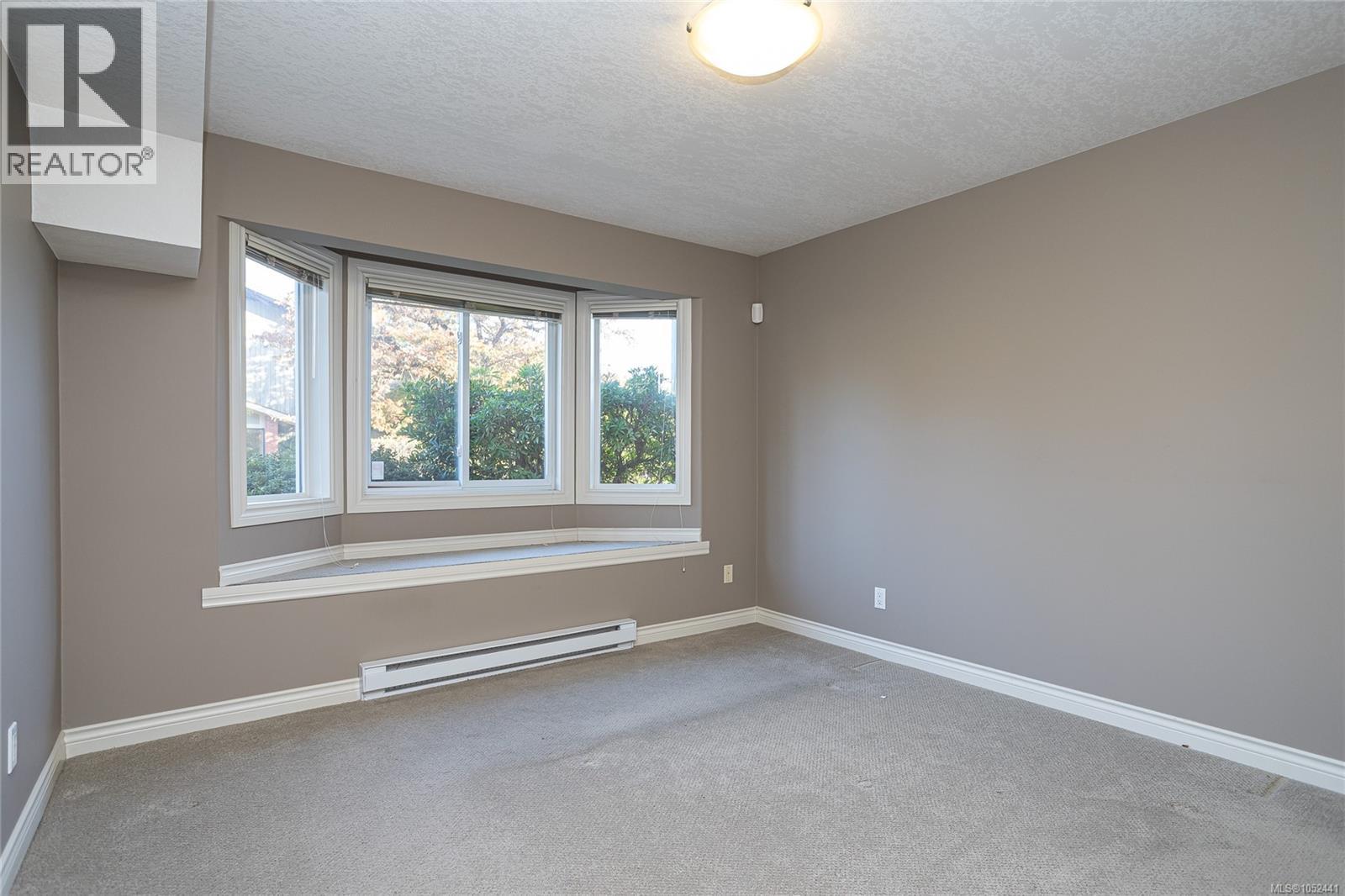 #102 650 Dobson Rd - 13