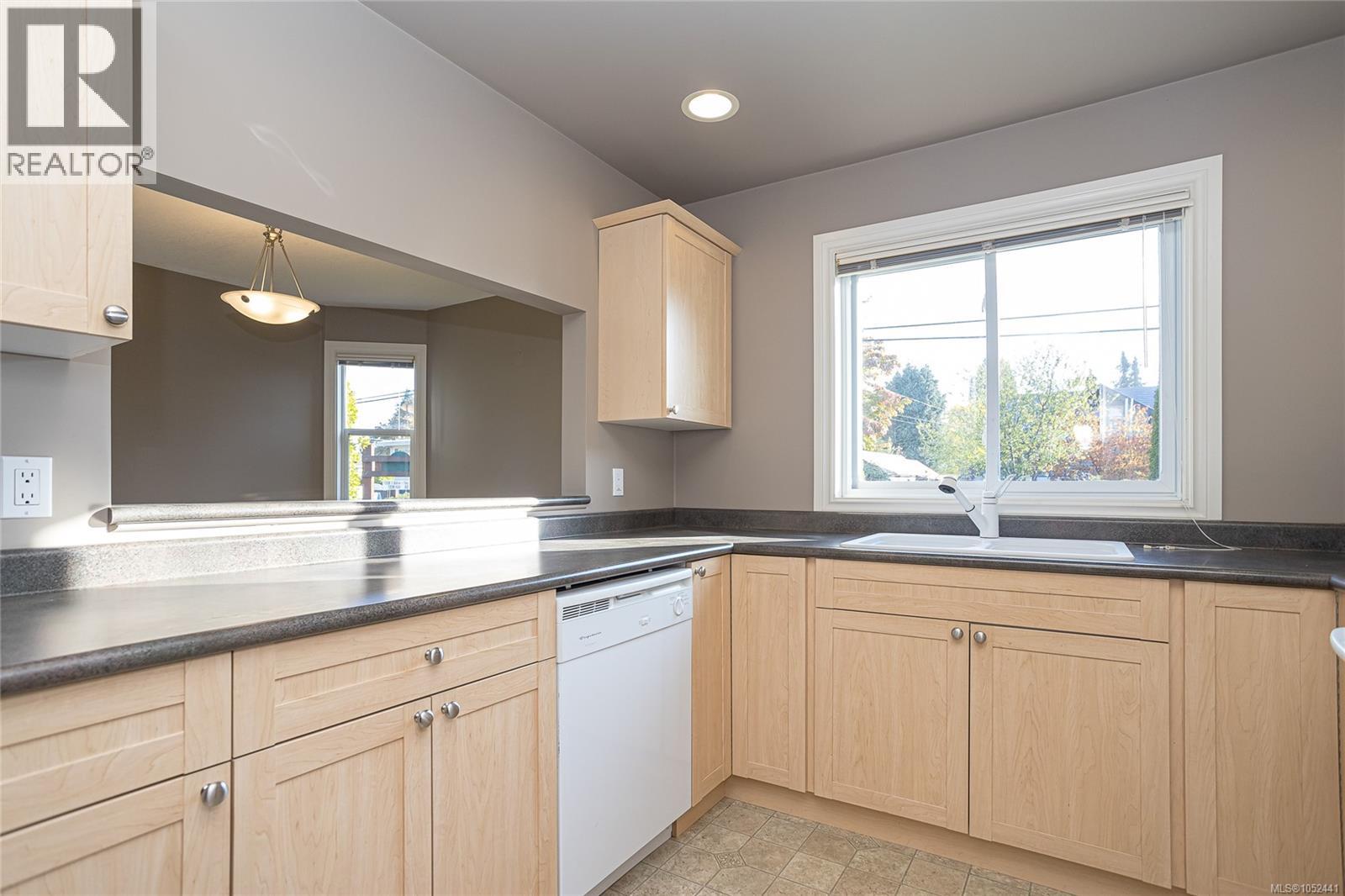 #102 650 Dobson Rd - 6