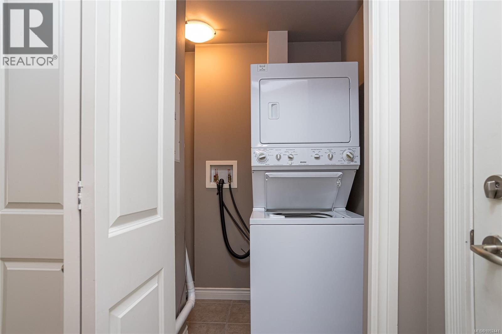 #102 650 Dobson Rd - 22