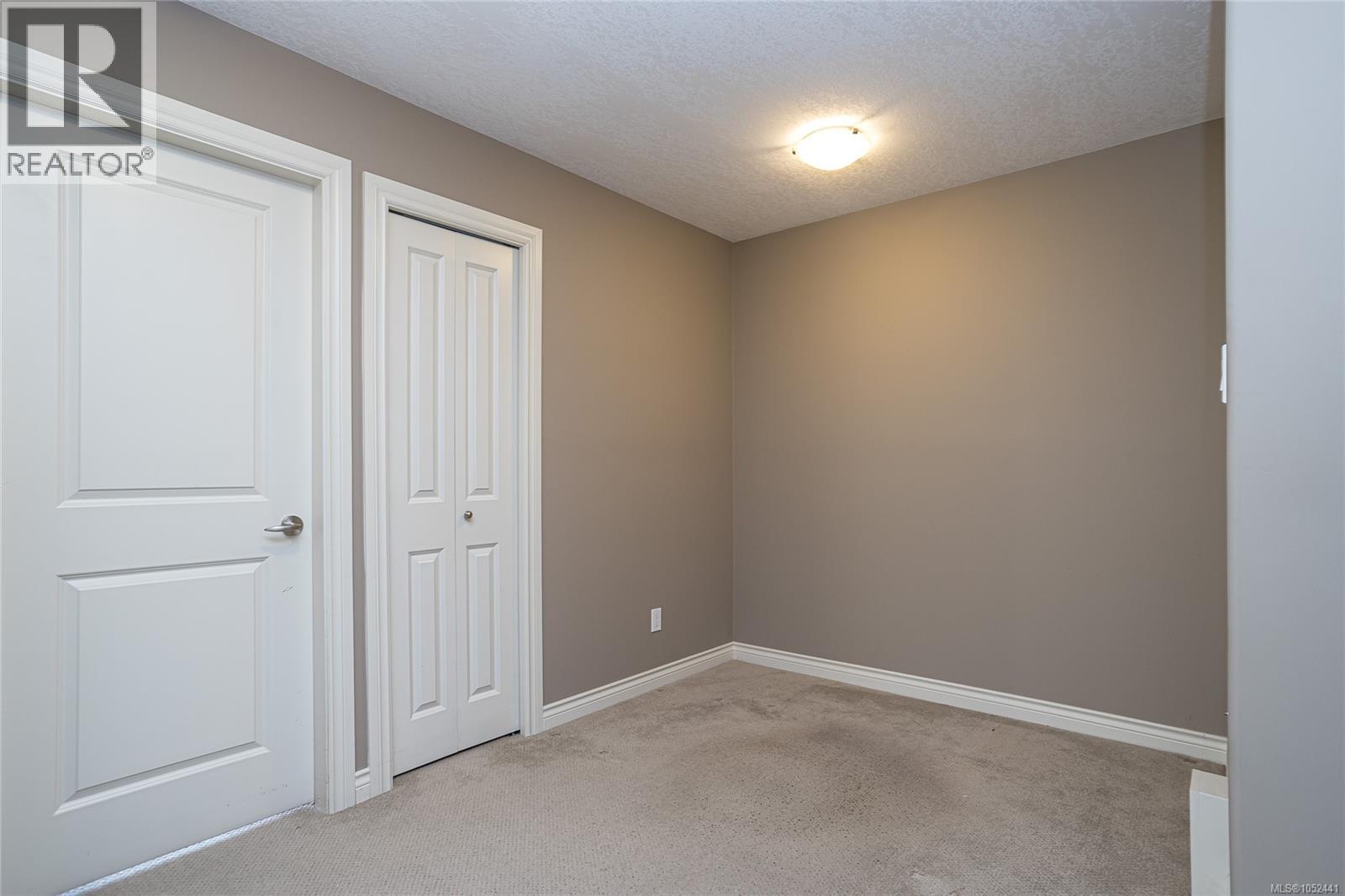 #102 650 Dobson Rd - 19