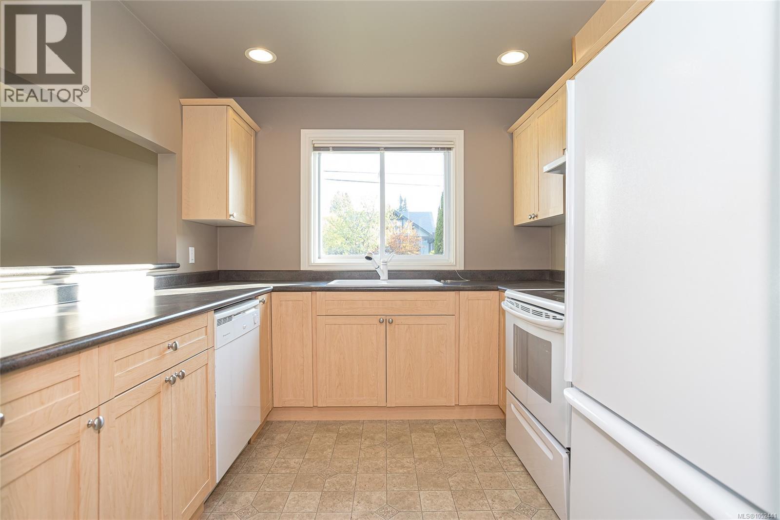 #102 650 Dobson Rd - 4