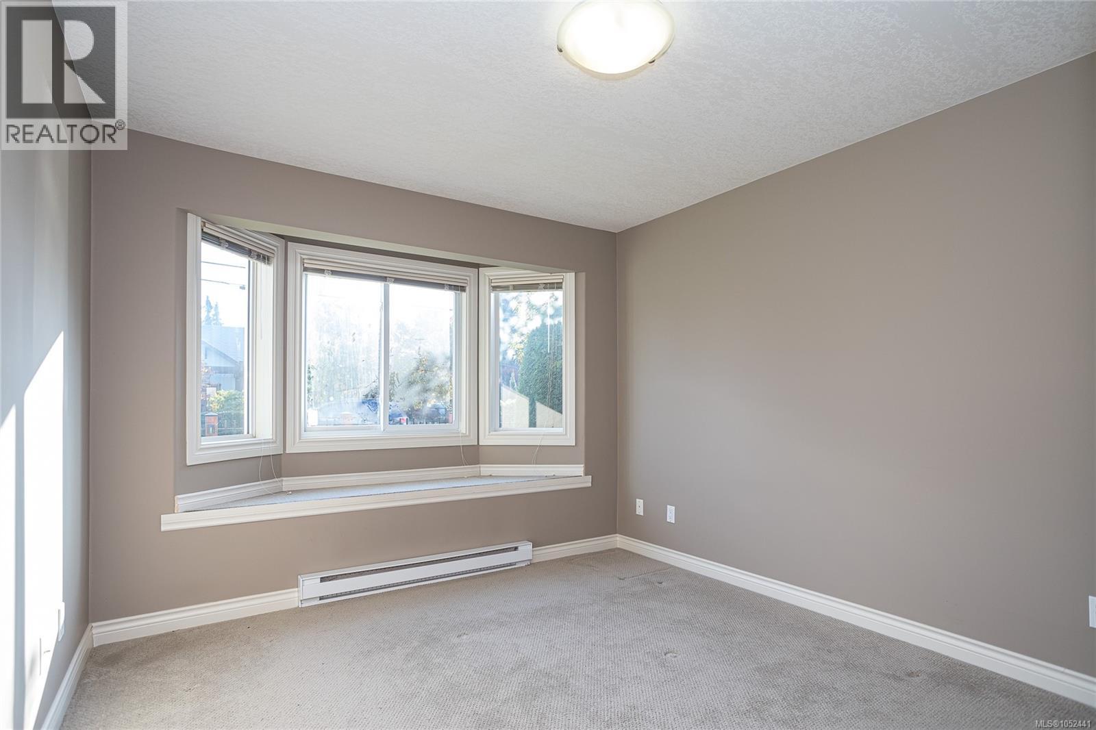 #102 650 Dobson Rd - 17
