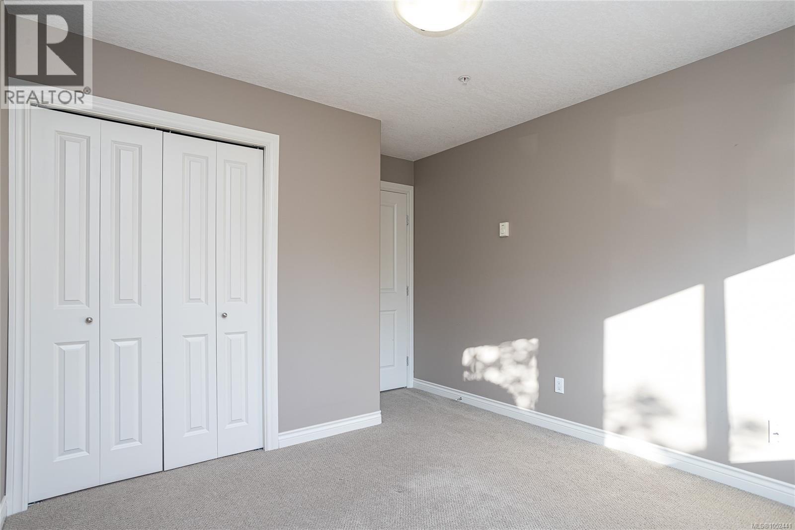 #102 650 Dobson Rd - 18