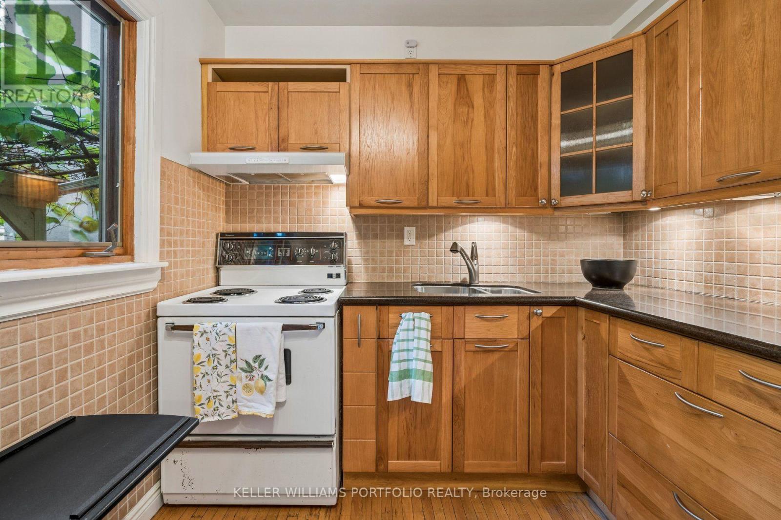 197 Yarmouth Road, Toronto, ON photo 14